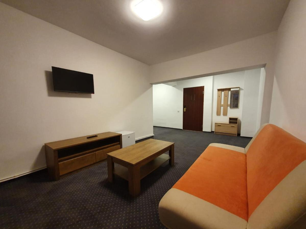 Petrosani Camere De Inchiriat - Hotel Petroshani Srl מראה חיצוני תמונה