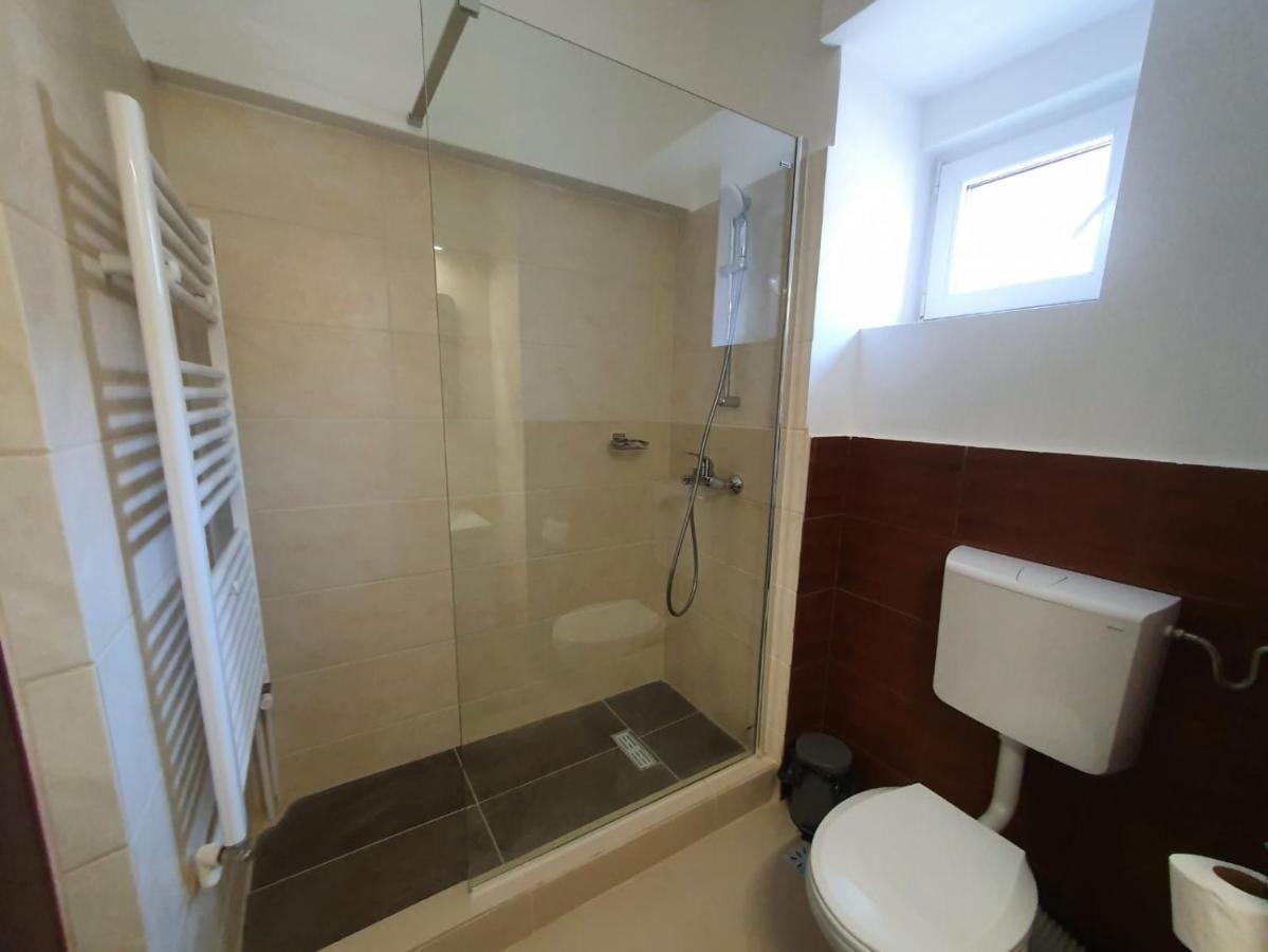 Petrosani Camere De Inchiriat - Hotel Petroshani Srl מראה חיצוני תמונה