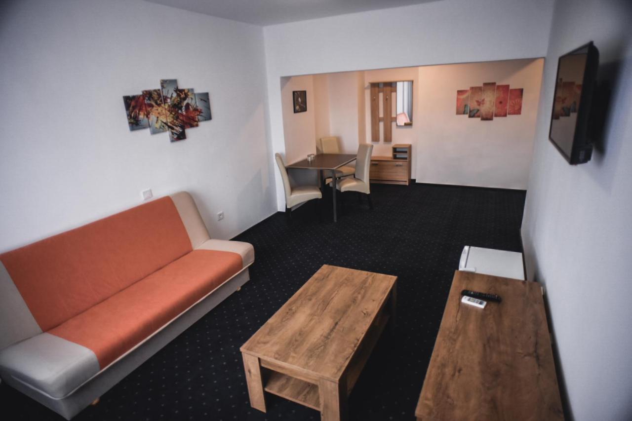 Petrosani Camere De Inchiriat - Hotel Petroshani Srl מראה חיצוני תמונה