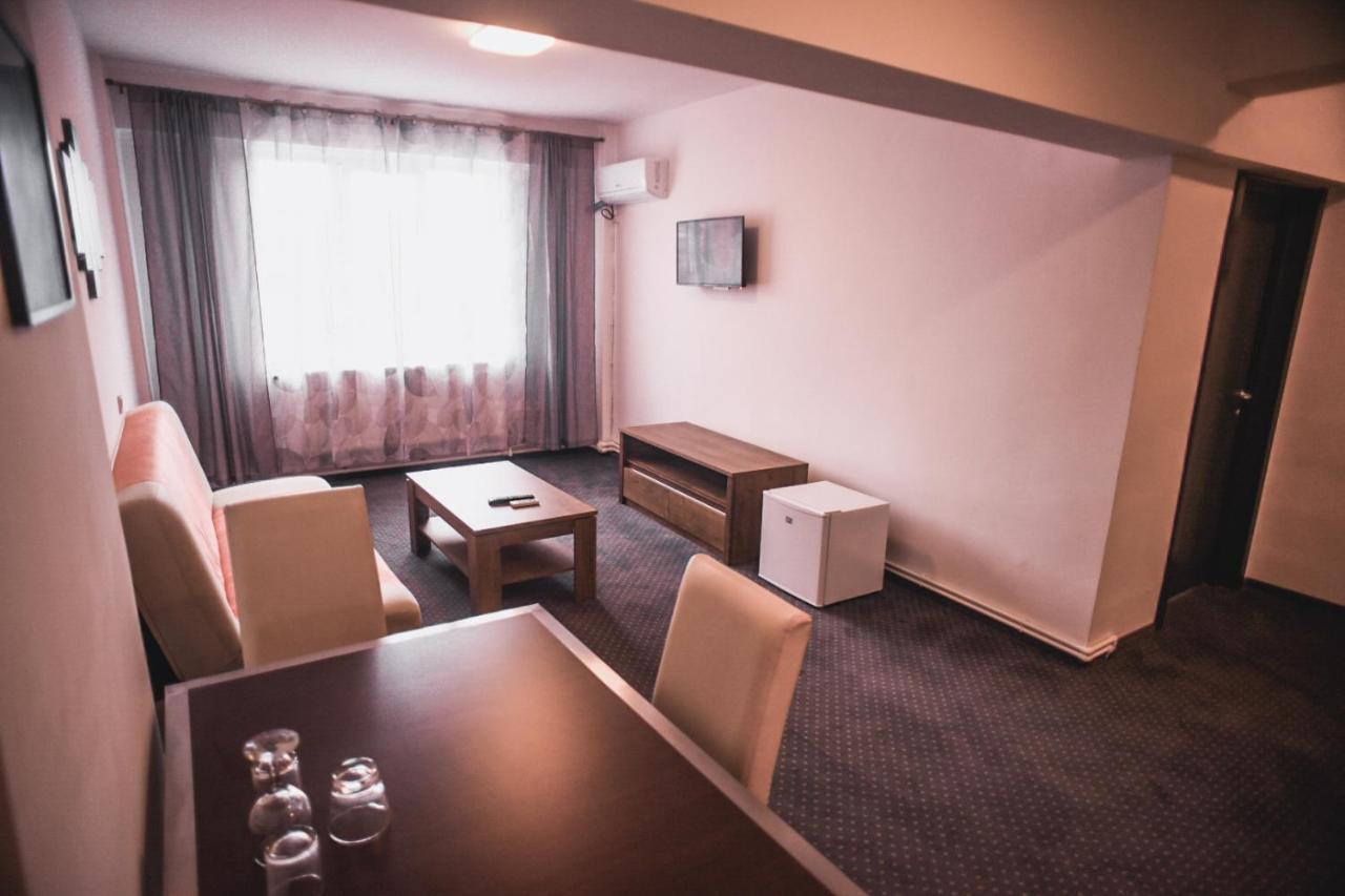 Petrosani Camere De Inchiriat - Hotel Petroshani Srl מראה חיצוני תמונה