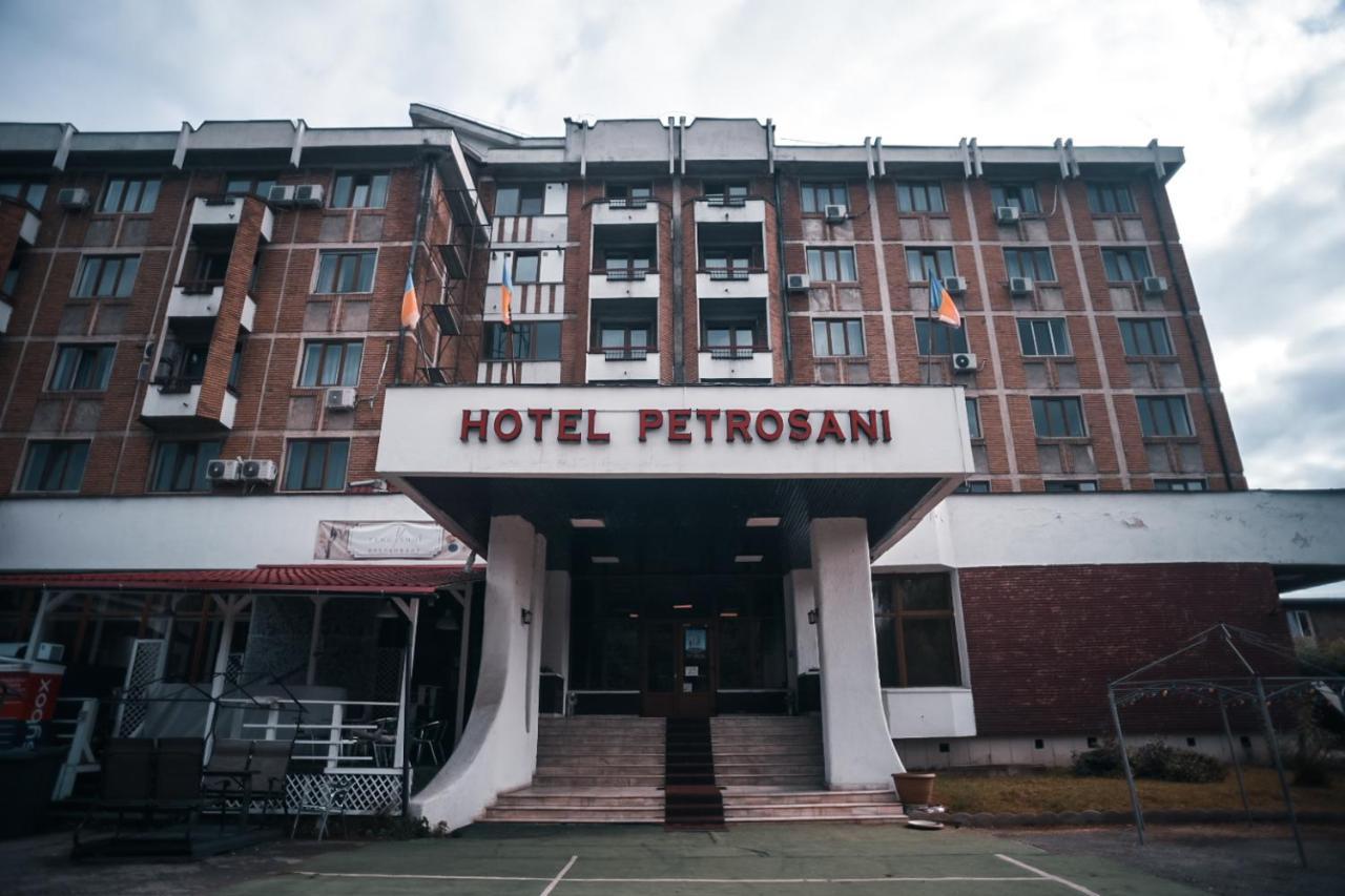 Petrosani Camere De Inchiriat - Hotel Petroshani Srl מראה חיצוני תמונה