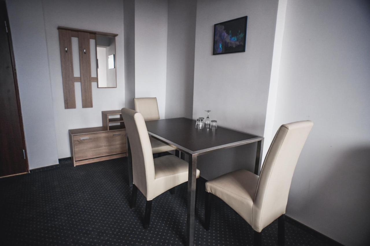 Petrosani Camere De Inchiriat - Hotel Petroshani Srl מראה חיצוני תמונה