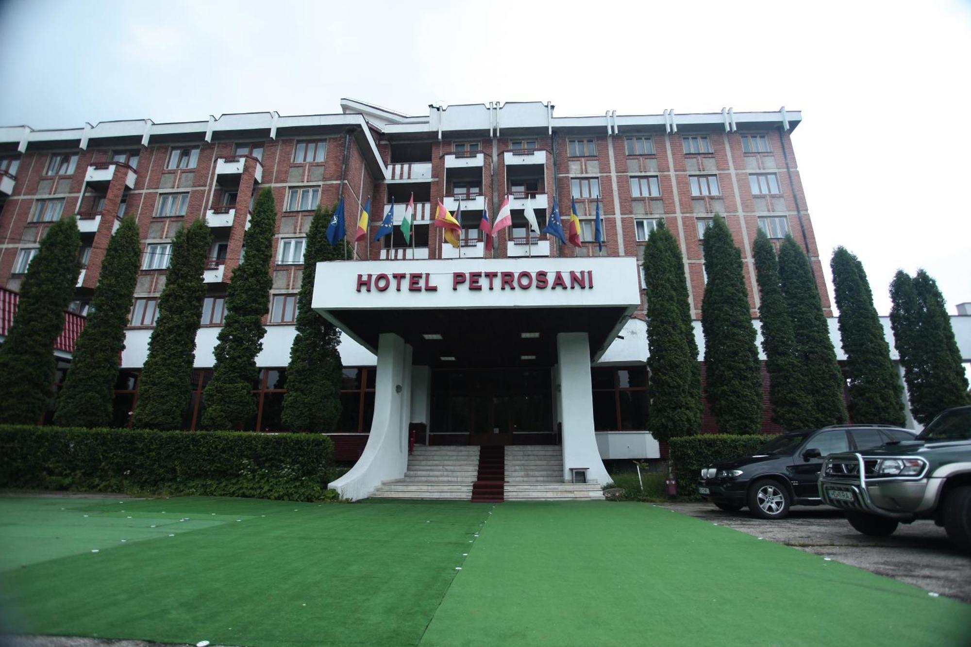 Petrosani Camere De Inchiriat - Hotel Petroshani Srl מראה חיצוני תמונה
