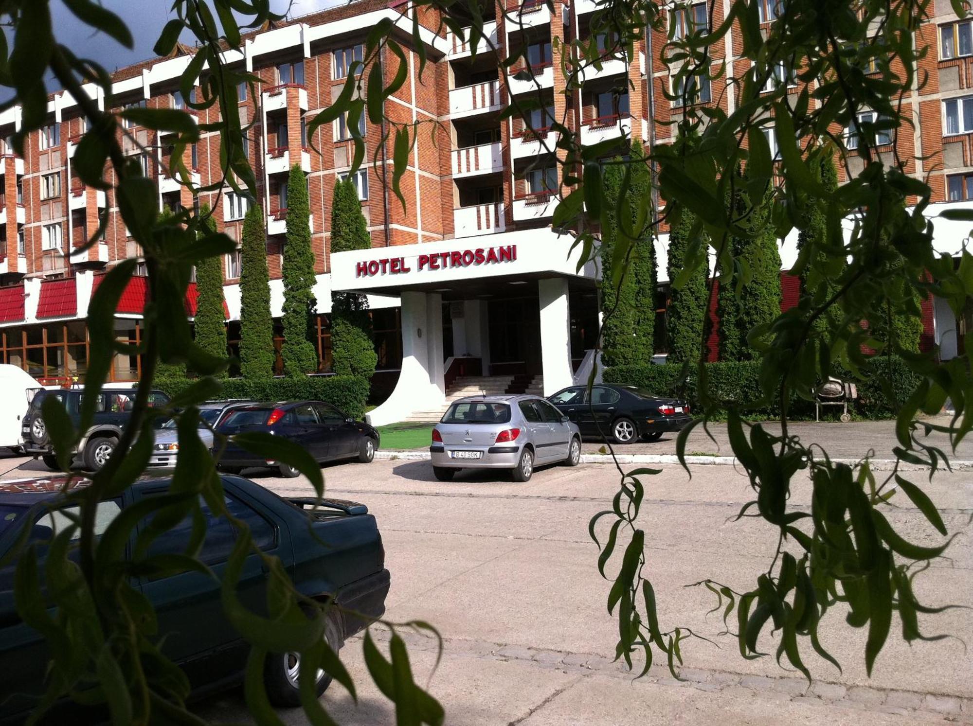 Petrosani Camere De Inchiriat - Hotel Petroshani Srl מראה חיצוני תמונה